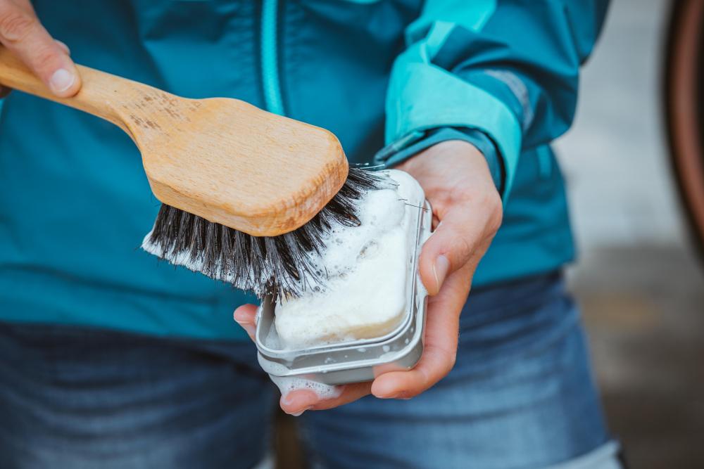 Schwalbe NATURAL BIKE SOAP - kompakte Seife im Set für schonende Fahrradreinigung