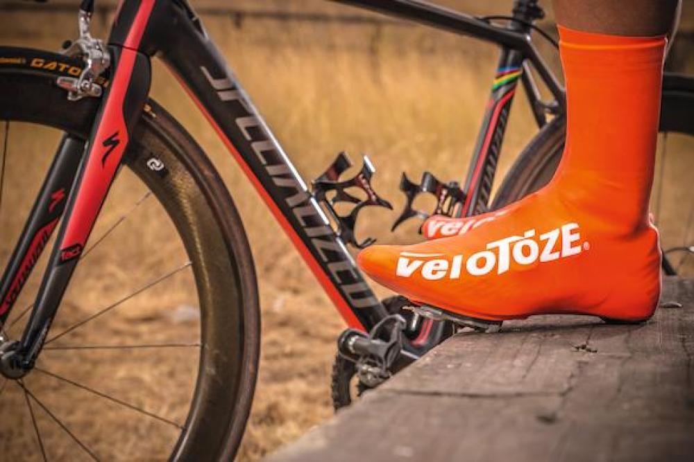 VeloToze Überschuh lang orange S - wasserdichter Aero-Überschuh für kalte Tage