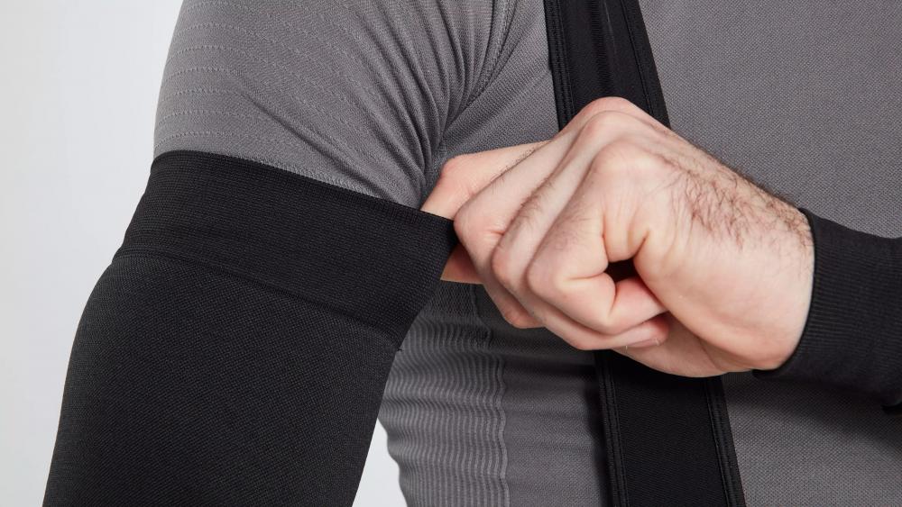 SEAMLESS ARM WARMER BLK XL/XXL - Nahtlose Armwärmer in Schwarz - Bekleidung