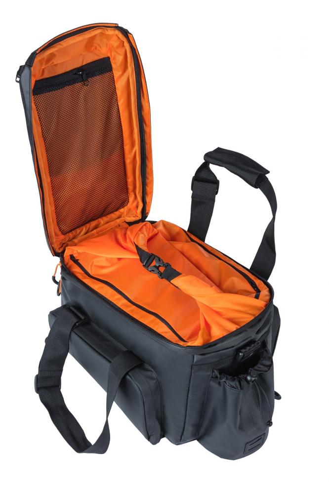 Basil Gepäckträgertasche Miles Tarpaulin XL Pro MIK 2.0 - schwarz / orange - inkl. MIK 2.0-Adapterplatte - 9-36 Liter - Adapterplatte