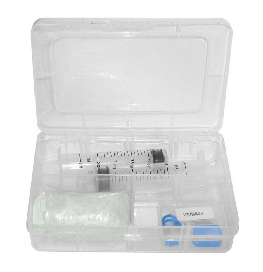 XLC Entlüftungskit für Hayes Bremsen in transparenter Box mit Spritze, Schläuchen und Adaptern.