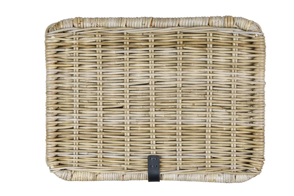 Basil Dax L Vorderradkorb aus grauem, grob geflochtenem Rattan mit Deckel und schwarzer Befestigung.