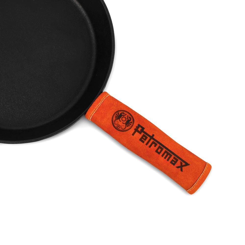 Petromax Aramid Griffhülle für Feuerpfanne  universeller Hitzeschutz aus Rauleder und Aramidfasern, passend für alle gusseisernen Pfannenstiele, leuchtend glutorange