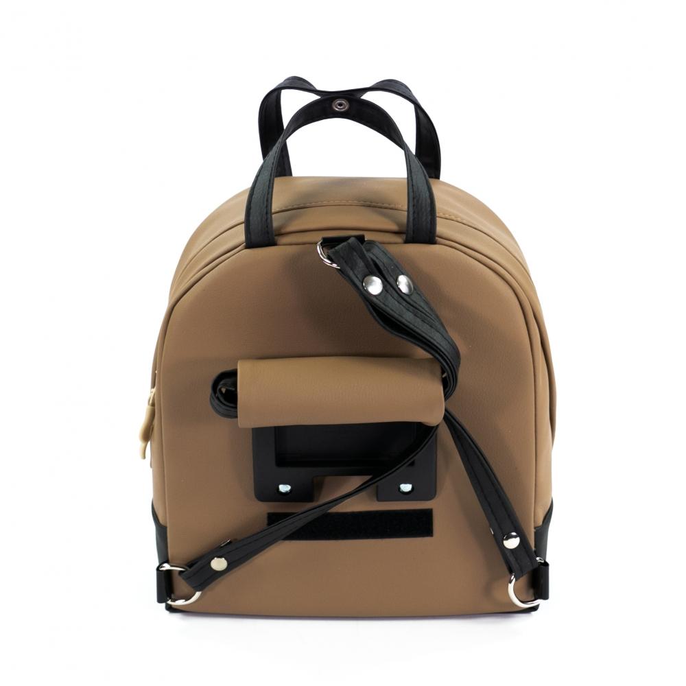 Haberland Rucksack-Lenkertasche Bella hellbraun/schwarz, Rückansicht mit E-Bike Halterung.