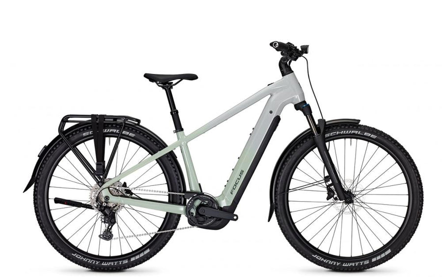 Focus AVENTURA² 6.7 E-Bike, grau, 29 Zoll, mit Schutzblechen, Gepäckträger und 800Wh Akku.