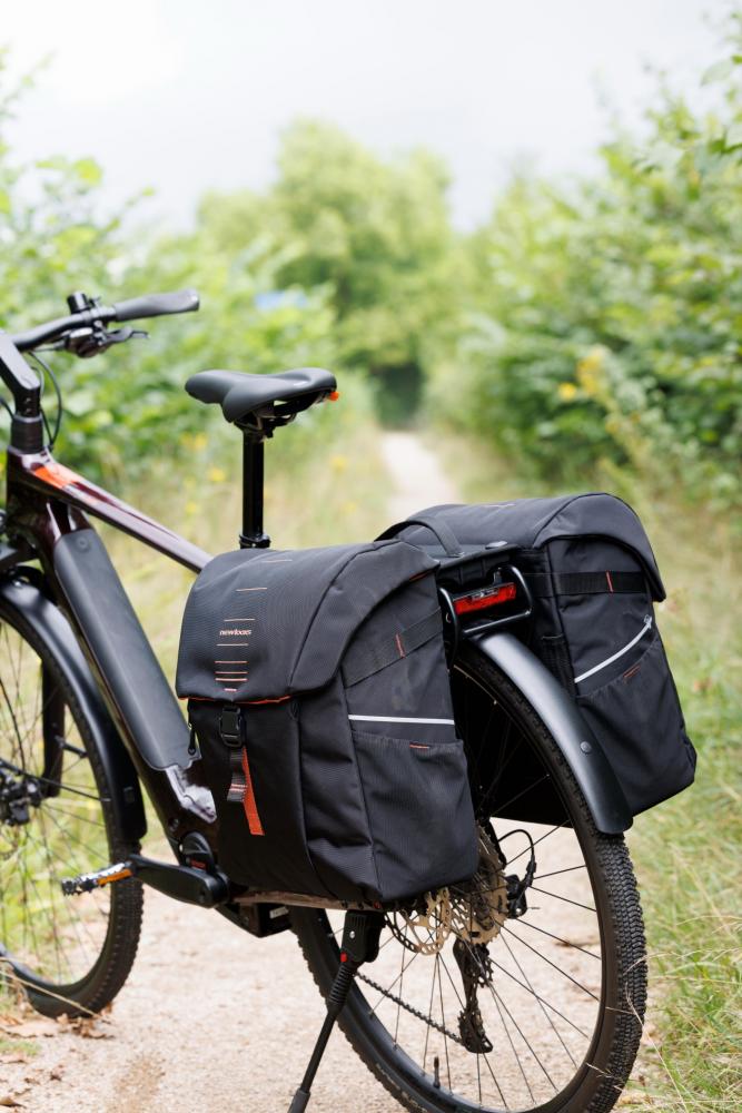 New Looxs Doppelpacktasche Vigo Double RT 2 2x18L Black Orange - sportliche Gepäckträger-Tasche