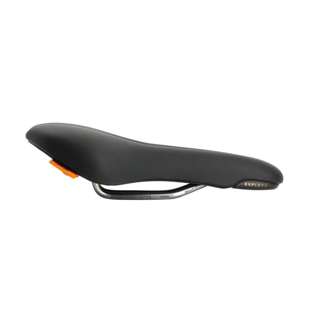 Schwarzer Selle Royal Explora 45° Athletic Unisex Fahrradsattel für sportliche Touren, ergonomisch geformt, mit silbernen Rai