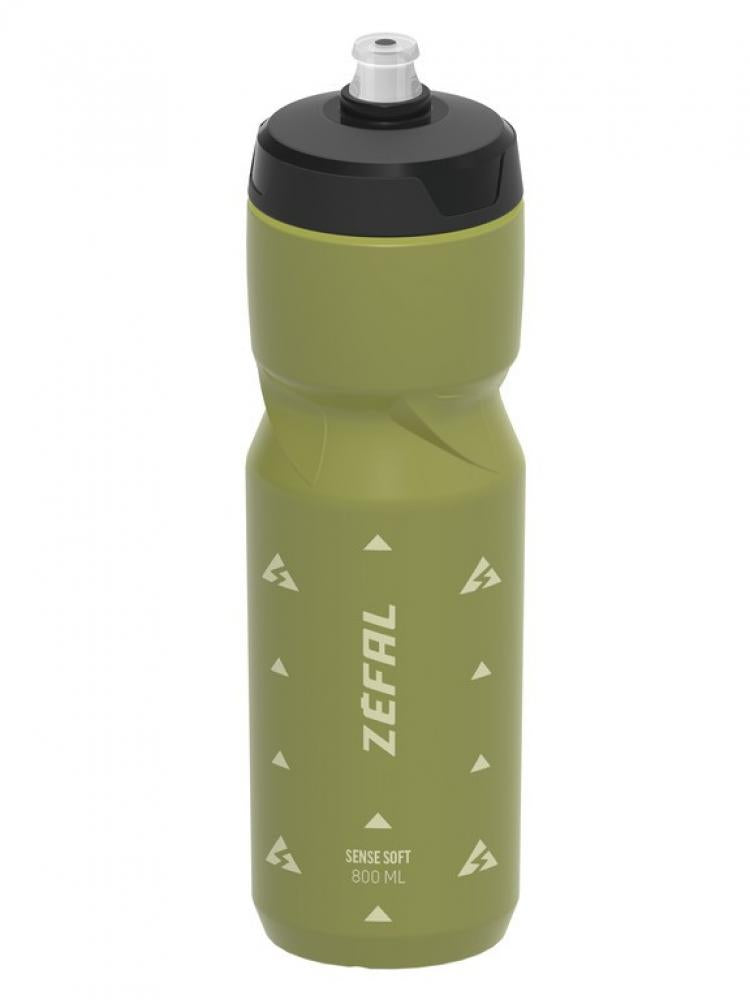 Zéfal Sense Soft Trinkflasche 800 ml in Olivgrün, BPA-frei, ergonomisch, ideal für Sport & Outdoor-Aktivitäten.