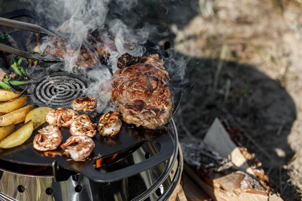 Petromax Atago Grillplatte Einsatz  Grillrost aus geöltem Stahl für charakteristische Grillstreifen, passend für Atago Grill, 10,9 x 10,9 x 1,2 cm