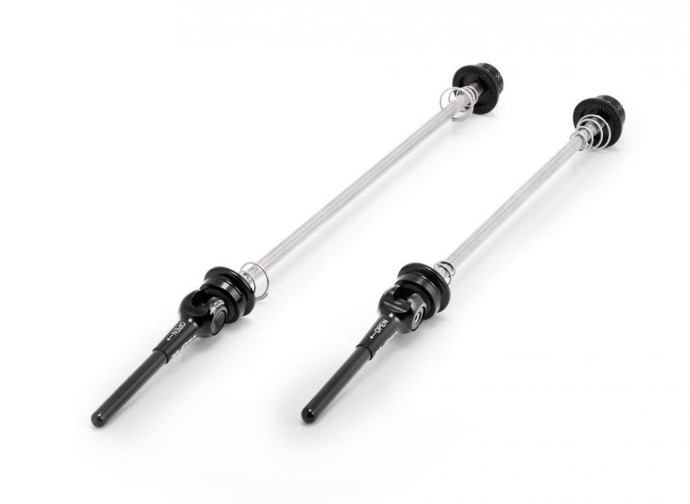 XLC Pro SL Road Schnellspannset QR-L04 für Rennrad-Laufräder 100/130mm, zwei silberne Spanner mit schwarzen Hebeln.