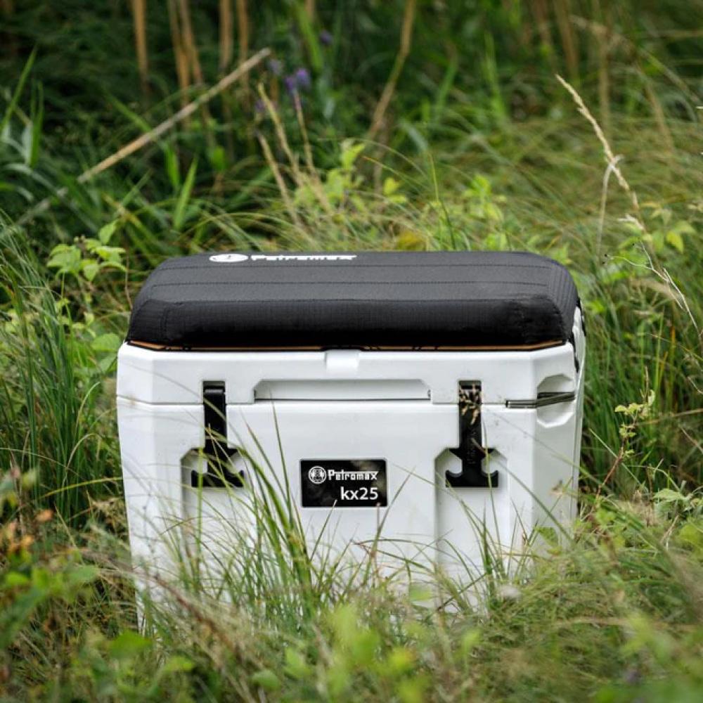 Petromax Sitzkissen für Kühlbox kx25  Robustes 600D Ripstop-Gewebe, Anti-Rutsch-Unterseite, 4-Punkt-Druckknopfsystem, ideal für Outdoor-Abenteuer