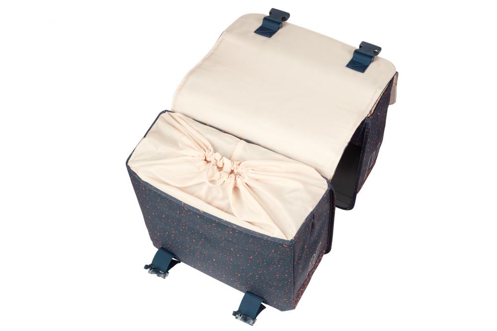 Offene Basil Flair MIK Doppelpacktasche Navy 35L, robuste Polyesterqualität, innen mit Zugverschluss. Wasserdichtes Fahrradta