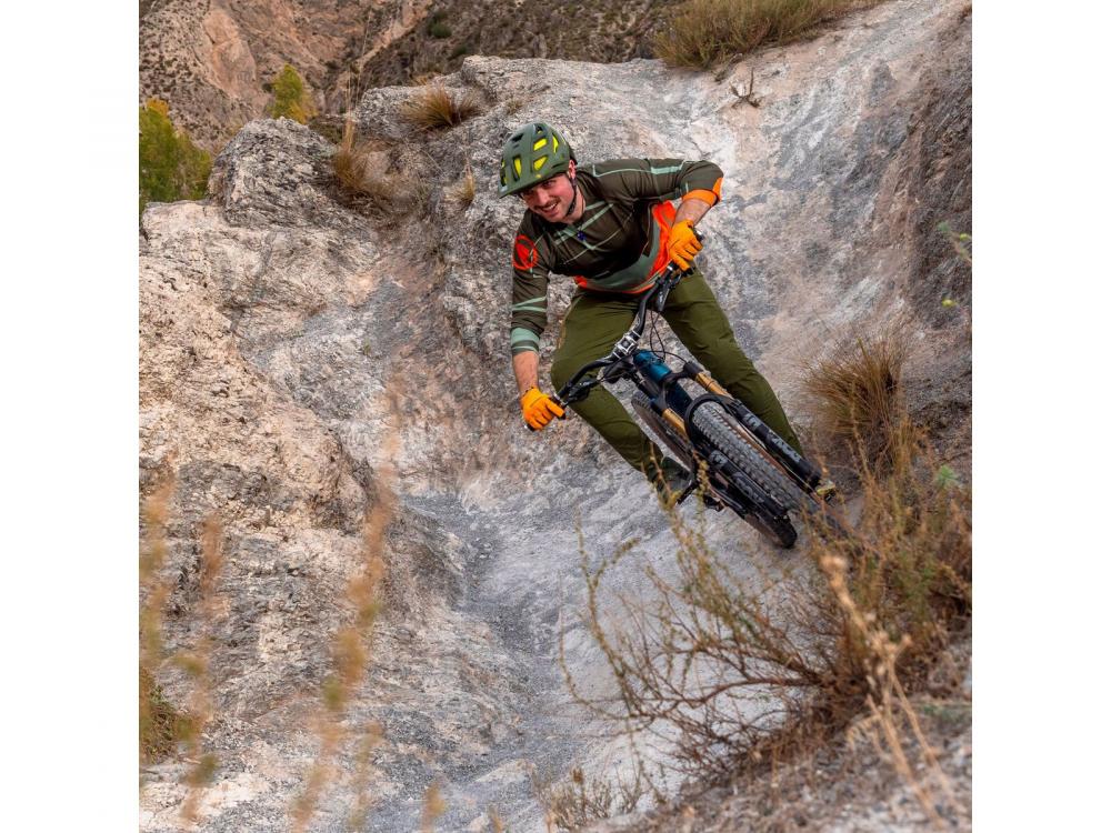 Endura MT500 Burner Lite Hose, olivgrün, Größe XL, leichte 4-Wege-Stretch-Radhose für Herren, ideal für warme Tage, kompatibel mit Knieprotektoren und Clickfast Innenhosen
