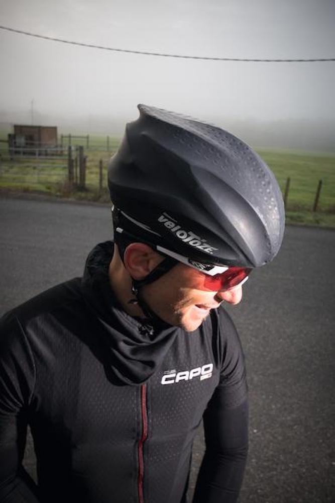 VeloToze Helmüberzug schwarz/rot/gelb onesize schwarz - wasserdichter Wetterschutz für Road-Helme