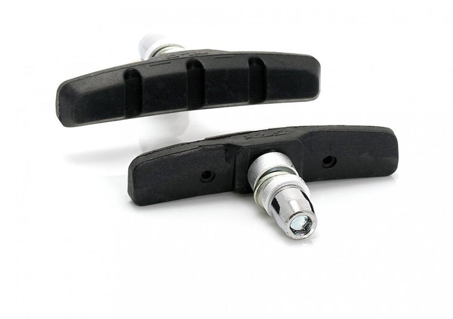 Zwei schwarze XLC V-Brake Felgenbremsschuhe BS-V01, 70mm, auf weißem Hintergrund.