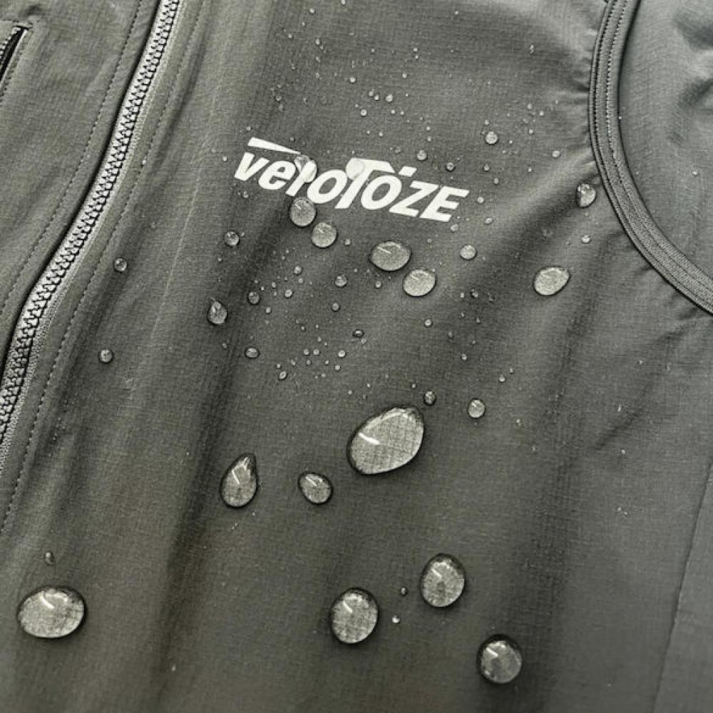 VeloToze Weste Core Shield M Schwarz - winddichter Kälteschutz für Ganzjahresfahrer