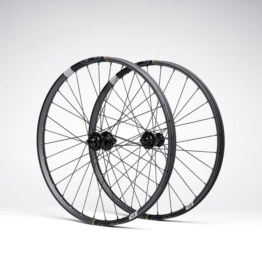 Crankbrothers Synthesis Carbon Enduro 11 Laufradsatz 29Zoll, BOOST I9 Hydra Tubeless Ready, SRAM XD, schwarz.