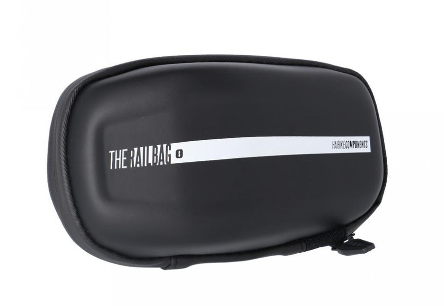 Schwarze MRS TheRailbag S Fahrradtasche mit weißem Schriftzug "THE RAILBAG" und "HAIBIKE COMPONENTS".