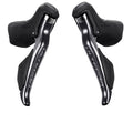 SHIMANO Schalt-/Bremshebel ULTEGRA Di2 ST-R8150 Paar Felgenbremse, schwarz/grau, auf weißem Hintergrund.