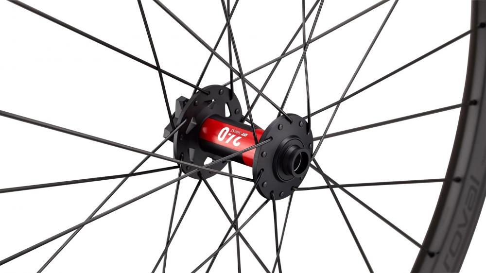 Specialized TRAVERSE HD 240 29 Zoll MTB-Vorderrad - 28H 6-Loch Carbon/Schwarz - Laufrad