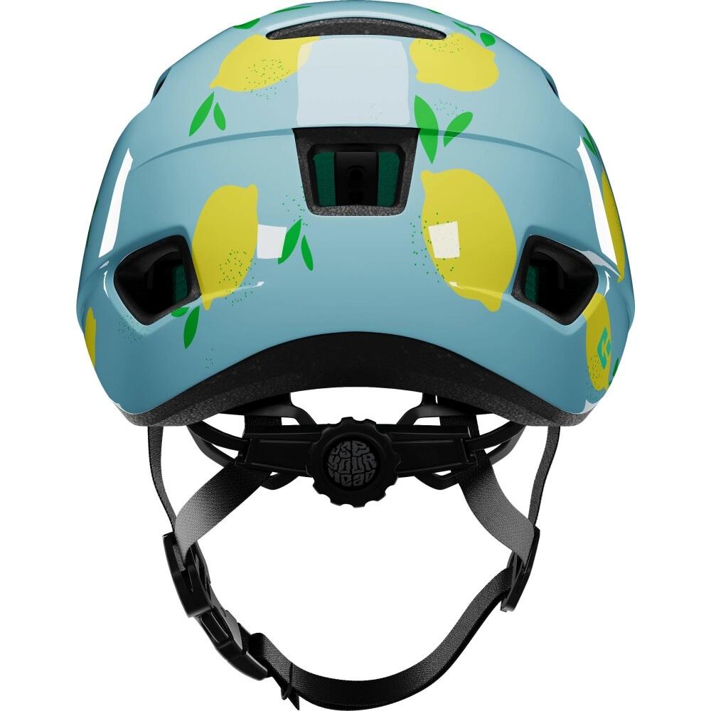 LAZER Pnut KinetiCore 2.0 Kinderhelm Lemons mit hellblauem Hintergrund und gelben Zitronen, Rückansicht.