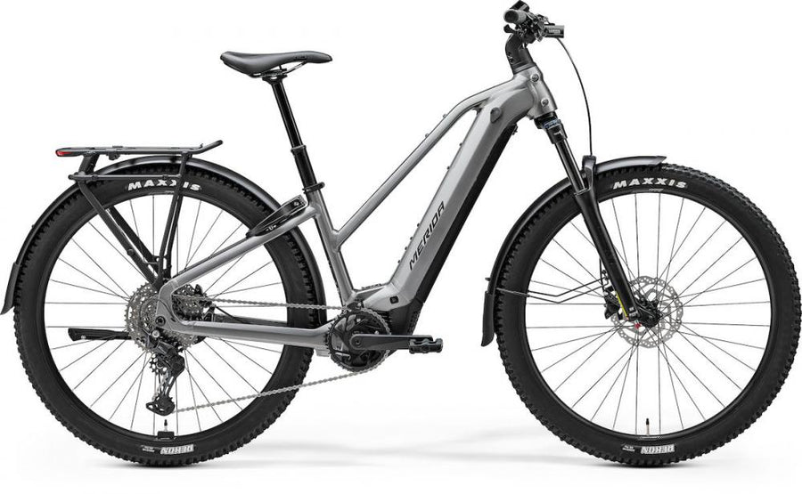 Merida eFLOAT CC 500 Lady EQ L Grau - komfortables E-Trekkingrad für Alltag & Tour