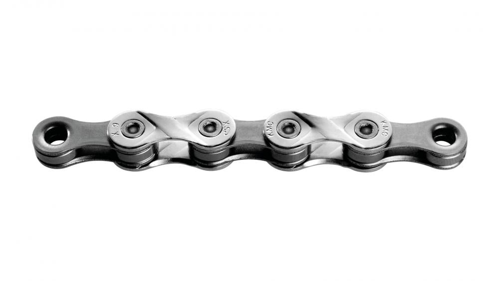 KMC X9 Fahrradkette 9-fach silber-grau mit vernickelten Außenlaschen.