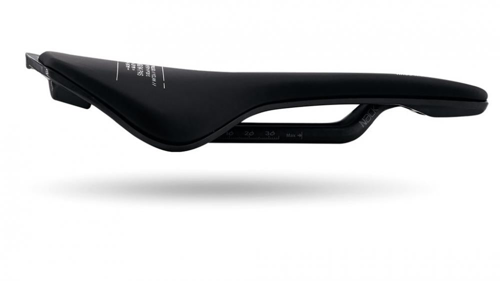 Nago R4 Pas Fahrradsattel 137 Mm Hard Black - Leicht & Ergonomisch