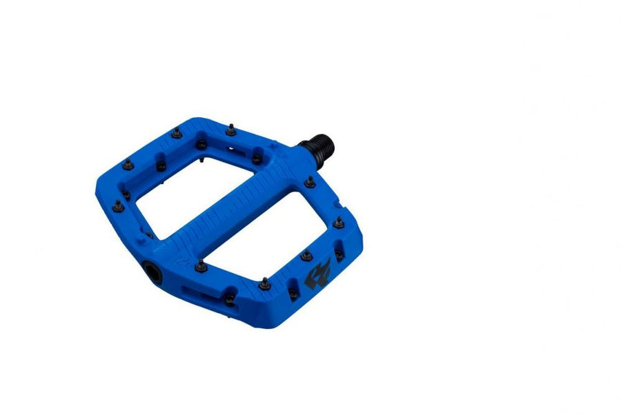 Robustes blaues Race Face Chester Large Plattform-Pedal für Trail & Enduro.