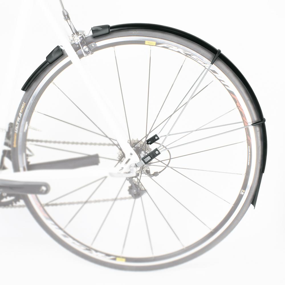 SKS Raceblade Long Schutzblech schwarz am Rennrad-Hinterrad, 28 Zoll, 20-25mm Reifen, mit Quick-Release-Befestigung.