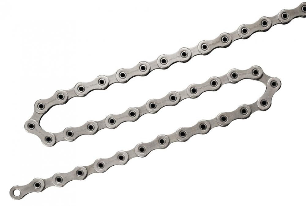 Silberne Shimano CN-HG901 11-fach Fahrradkette mit 138 Gliedern, langlebig, leise und effizient auf weißem Hintergrund.