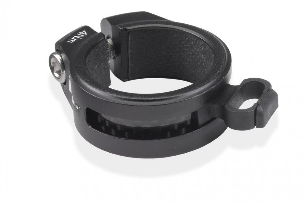 XLC All MTN Sattelstützklemmring Ø 34,9mm, schwarz, für Carbonrahmen, mit Schraube und 4N.m Markierung.