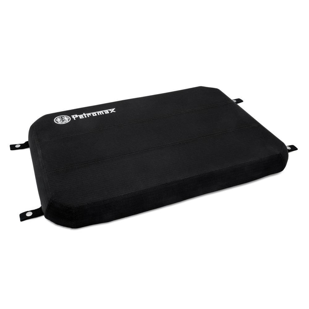 Petromax Sitzkissen für Kühlbox kx50, schwarz, 66x46,5x5,5 cm, robustes 600D Ripstop-Gewebe, Anti-Rutsch-Unterseite, 4-Punkt-Druckknopfsystem