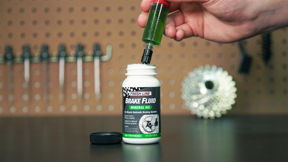 Finish Line Bremsflüssigkeit Mineral Oil 120ml - Mineralöl für Scheibenbremsen, hohe Hitzebeständigkeit, optimale Bremsleistung