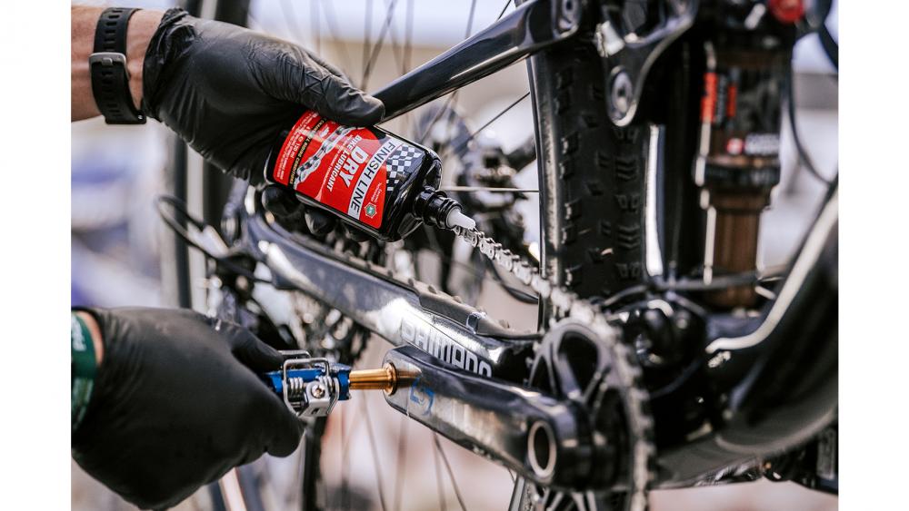 Finish Line Trockenschmiermittel BN 240 ml - Hochleistungsfähiges Nano-Keramik-Bornitrid, reduziert Reibung und Verschleiß, bildet trockenen wachsartigen Film, 100 % fluorfrei