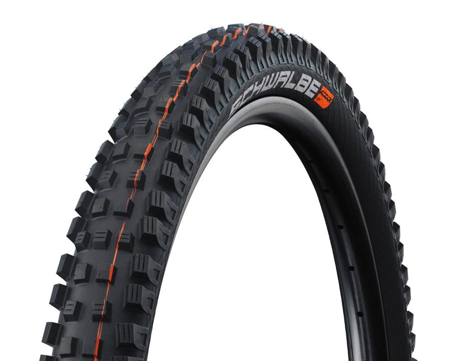 Schwalbe Magic Mary Reifen 27.5x2.60" schwarz, aggressives Profil mit orangefarbenen Akzenten, ADDIX SOFT, E-25.
