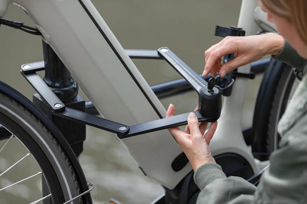 AXA Faltschloss Fold 100 - 1.000 mm Faltschloss mit hoher Sicherheit für Fahrräder und E-Bikes