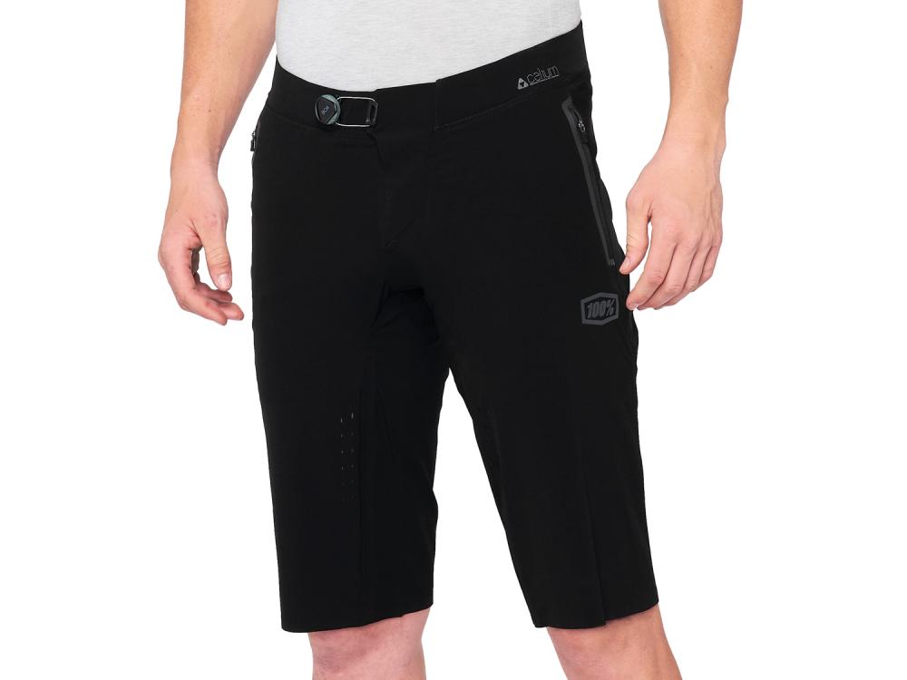 100% Celium Shorts 30" black - ultraleichte MTB-Shorts mit maximaler Bewegungsfreiheit