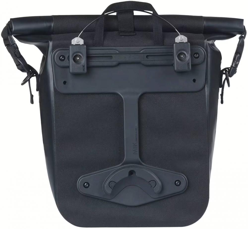 Basil Navigator Waterproof M MIK-Studs 14 Liter - wasserdichte Einzeltasche für Gepäckträger, Rollverschluss, Reflektor Schwarz