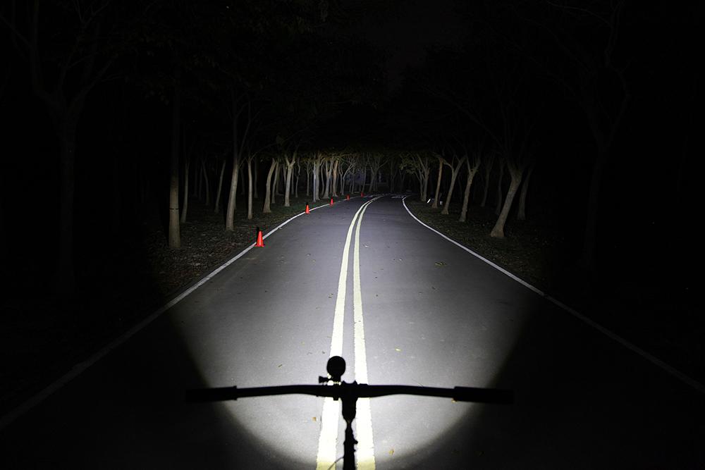 LITEMOVE Front Light AC-210 Down CT1 210 - leistungsstarkes E-Bike Frontlicht