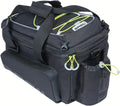 Schwarze Basil Miles XL Pro MIK 2.0 Gepäckträgertasche mit limefarbenen Akzenten, wasserdicht und MIK-2.0 Adapterplatte.