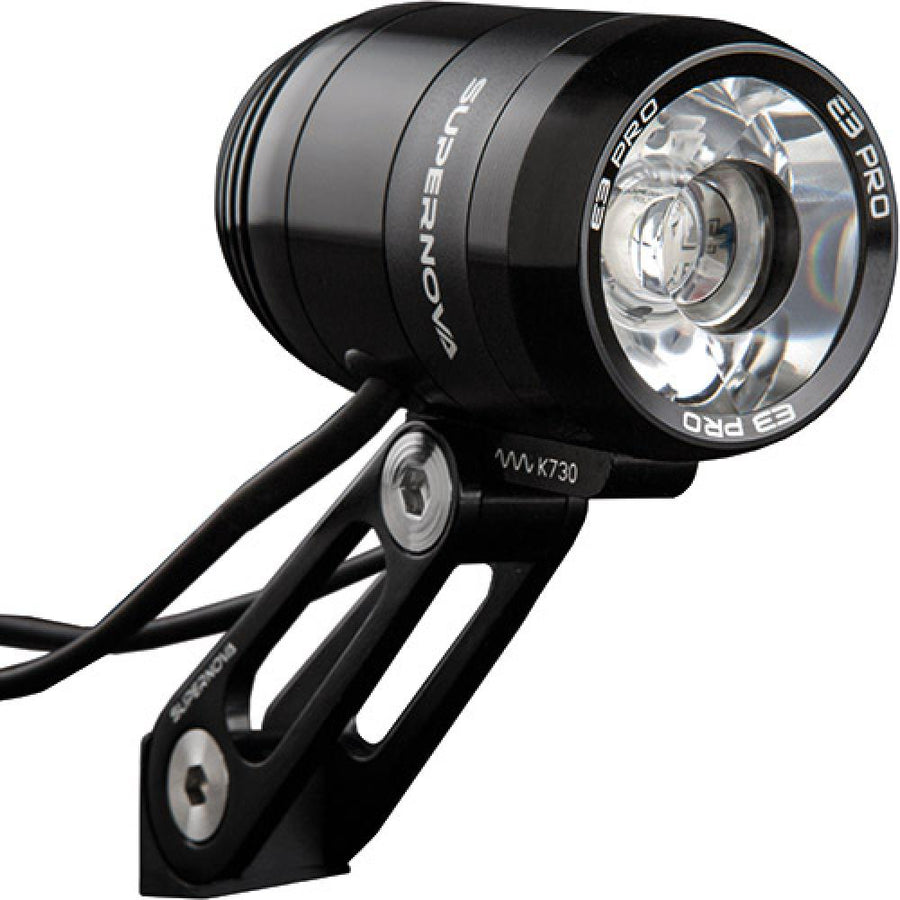 Supernova E3 Pro 2 Dynamoscheinwerfer, schwarz - maximale Sicht und Sicherheit