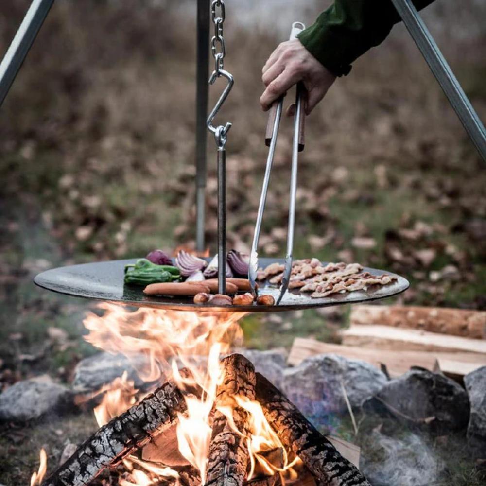 Petromax Grill- und Kohlenzange ZA2 groß  54 cm Edelstahlzange mit Holzgriff, gewölbtem Zangenkopf und Verschlussmechanismus für sicheres Grillen und platzsparende Aufbewahrung