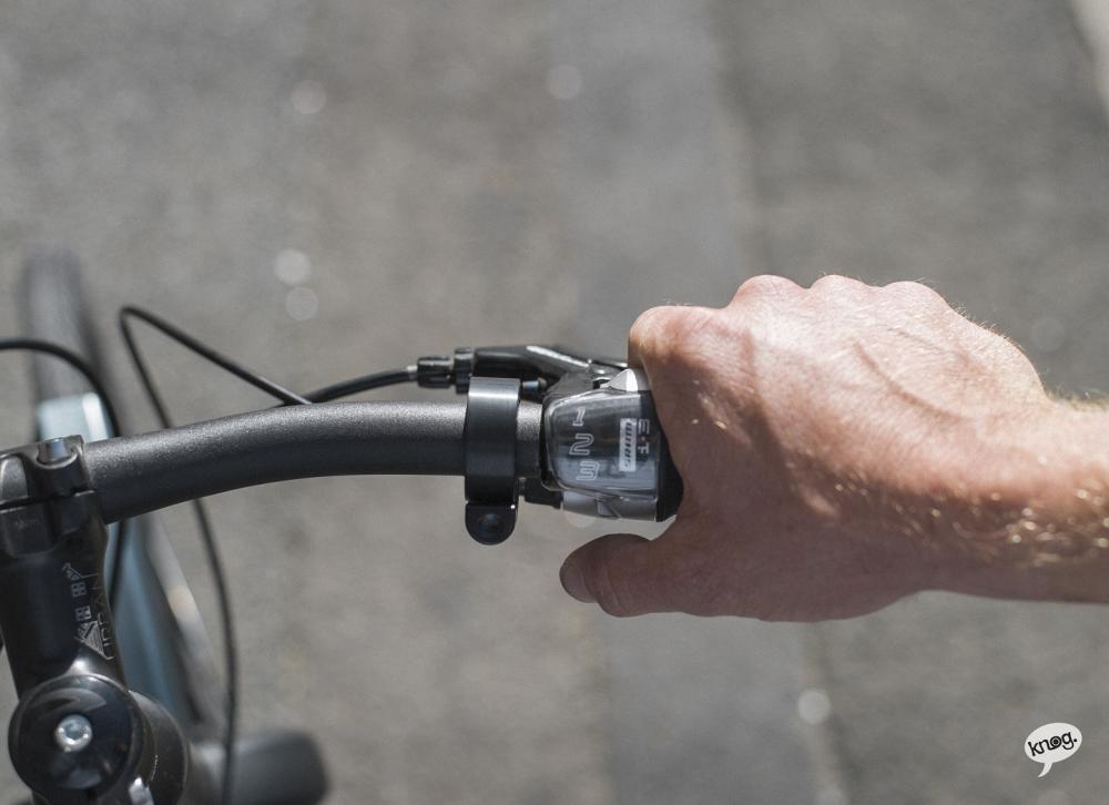 Knog Oi Classic Small Fahrradklingel 22.2mm schwarz